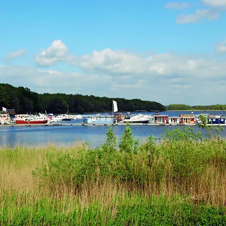 Moderne In Am Mueritzsee * Buchholz (Mecklenburg-Vorpommern)