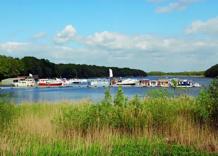 In Am Mueritzsee * Buchholz (Mecklenburg-Vorpommern)
